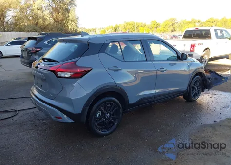 2022 Nissan Kicks Sv Xtronic Cvt z USA, uszkodzony, nr VIN 3N1CP5CV2NL531937